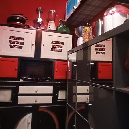 Un Nid D Amour Au Coeur De Sète Esterno foto